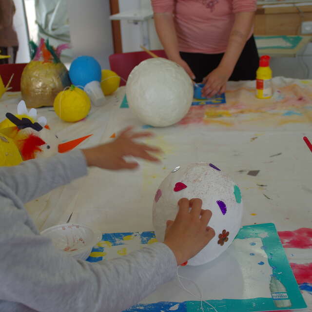 Atelier enfant - Paniers fleuris et lanternes de Pâques