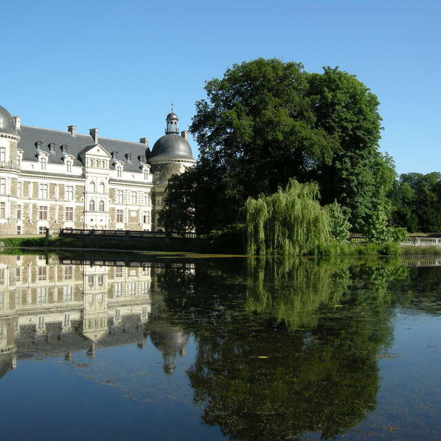 Visites costumées en famille au château de Serrant