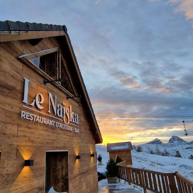 Le Naïska