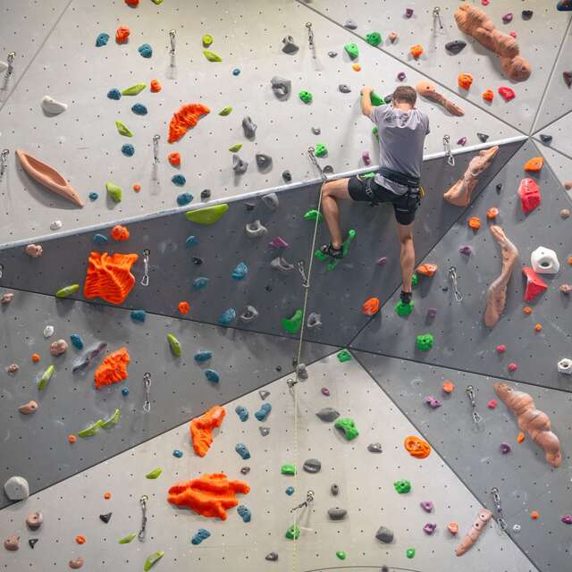 Mur de grimpe Indoor