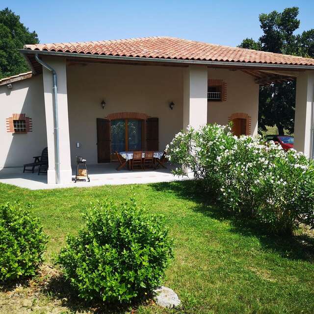 Gîte De Courtau "Côté Prairie"