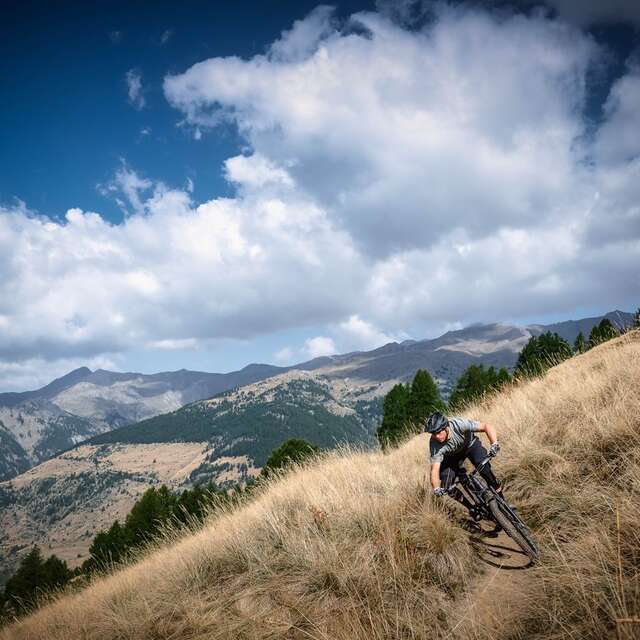 Les défis du samedi du Bike Park d'Abriès - Face au champion Glenn MacArthur