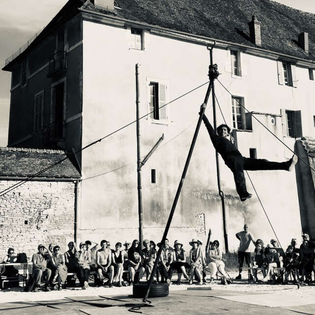 Cirque : Instable