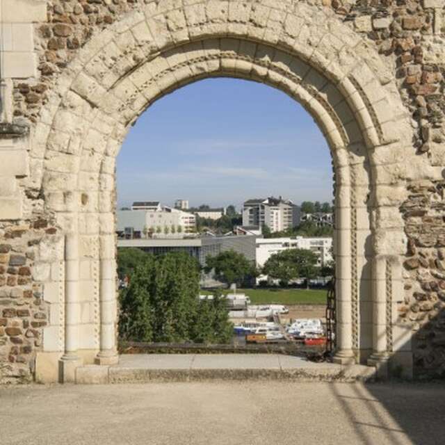 Le palais oublié des Plantagenêt