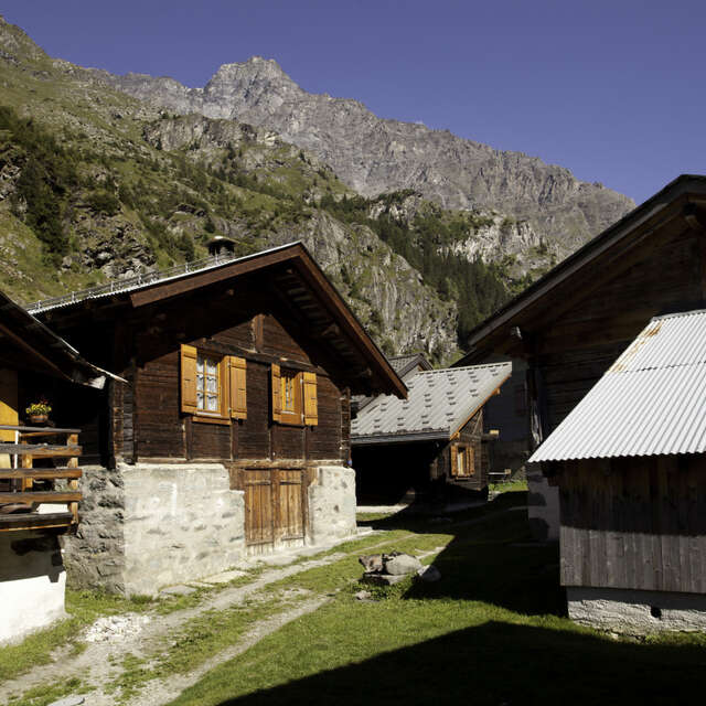 Tour des écuries du Crêt et Vasevay