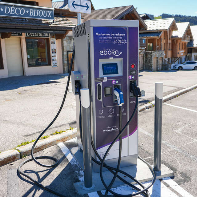 Borne de recharge véhicules électriques des Saisies (Avenue des Jeux Olympiques)