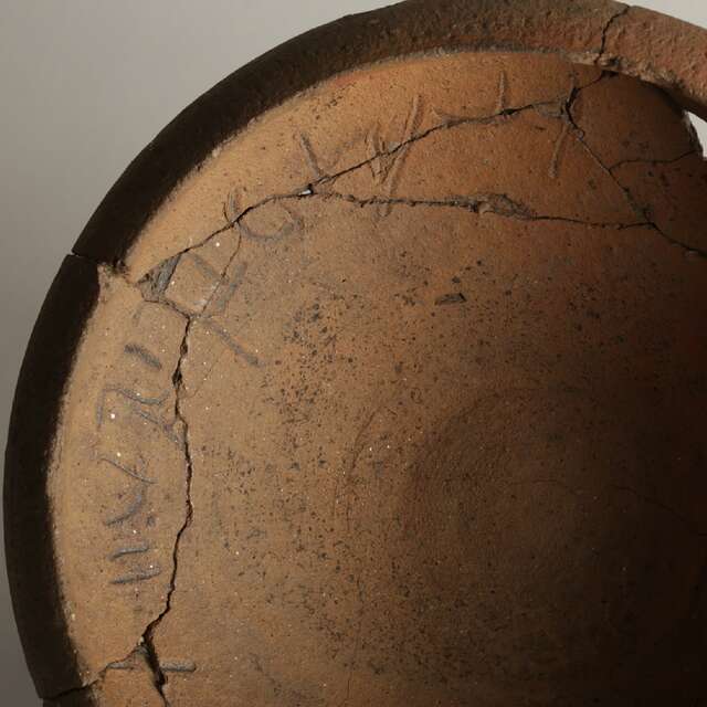 Exposition "Sortie de réserves" : Lettres antiques, lettres en terre