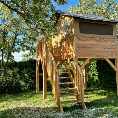 Cabane perchée Lonna