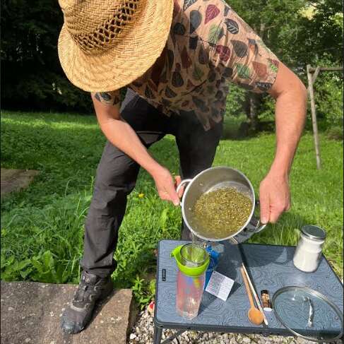 Workshop 7-11 Jahre Fichten-Tannen-Sirup pflücken und herstellen