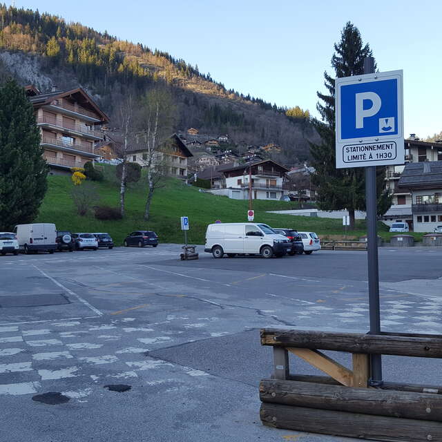 Car Park Villavit