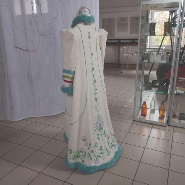 Visite guidée de l'exposition Farandole par l'artiste canadienne Colette Balcaen