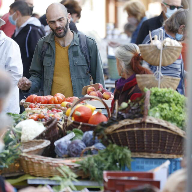 Marché hebdomadaire de Thiers