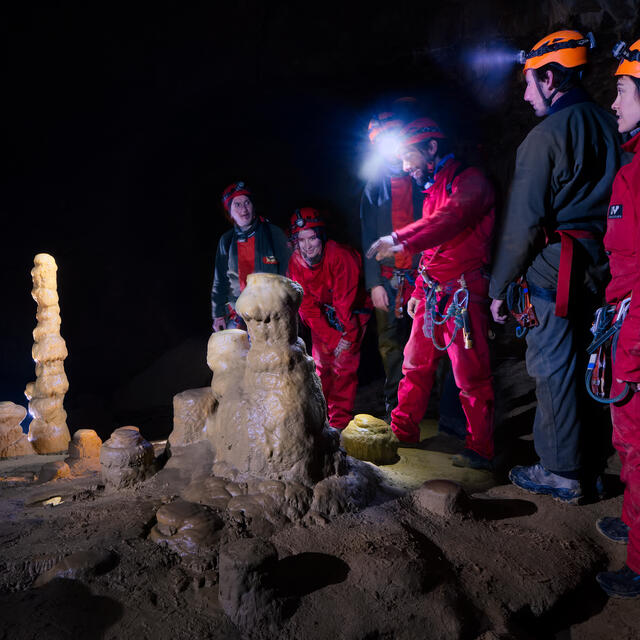 Grotte roche concrétions