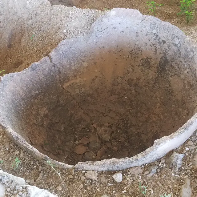 Domaine Les Toulons – remains of a Roman wine cellar (Rians) | Provence ...