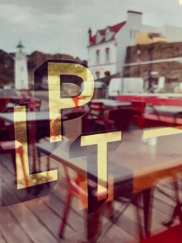 La Petite Table