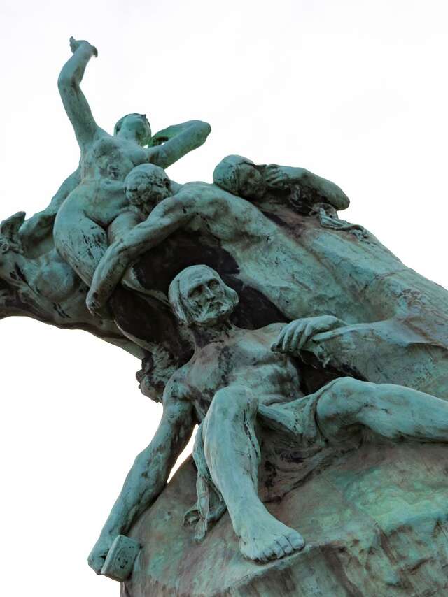 Monument à Jean de Bologne