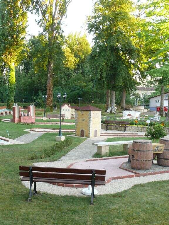 MINI-GOLF LE BOSQUET DE LÉONTINE