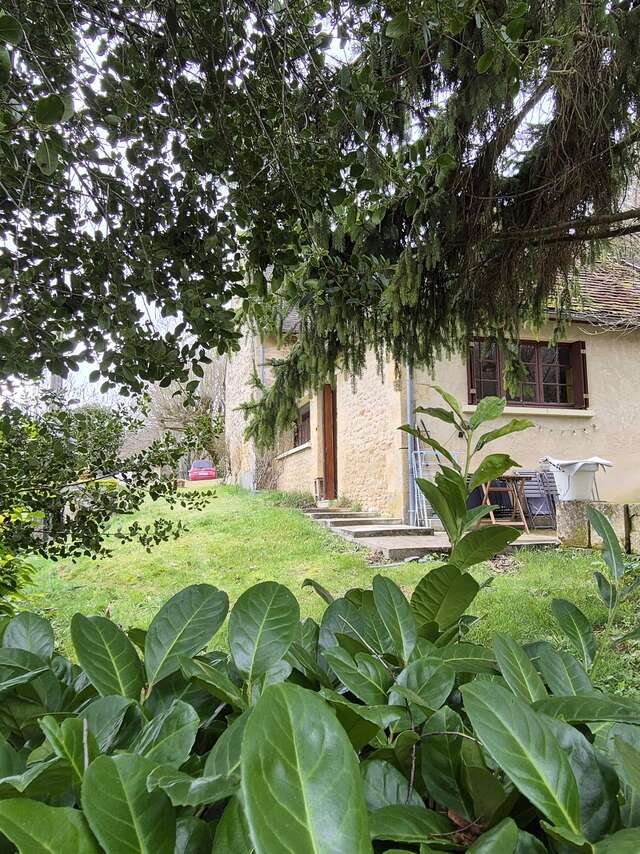 La Prade proche de  Sarlat et  3 km de la rivière