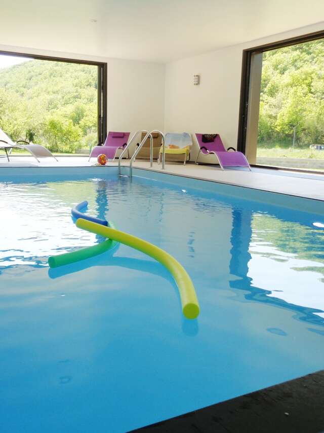 Villa La Bénéchie avec piscine intérieure à côté de Sarlat