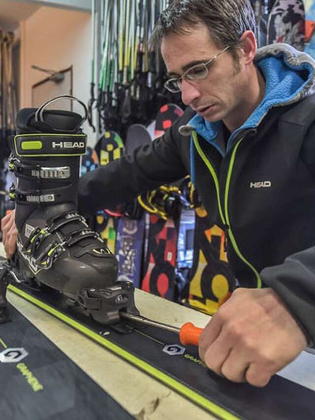 Altitude Ski