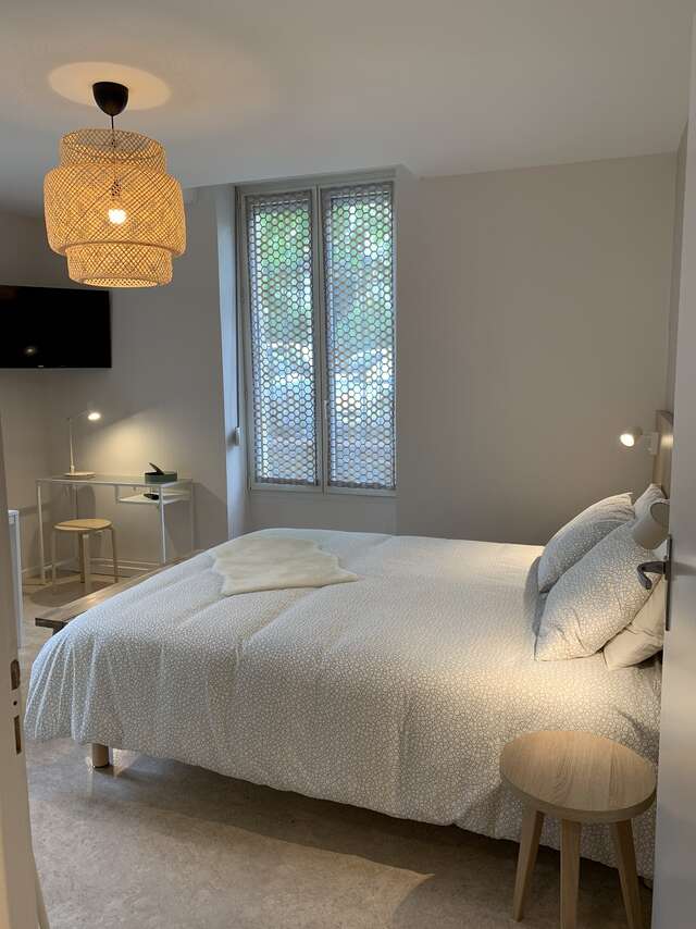 Meuble air de famille, côté tilleuls, passiflore