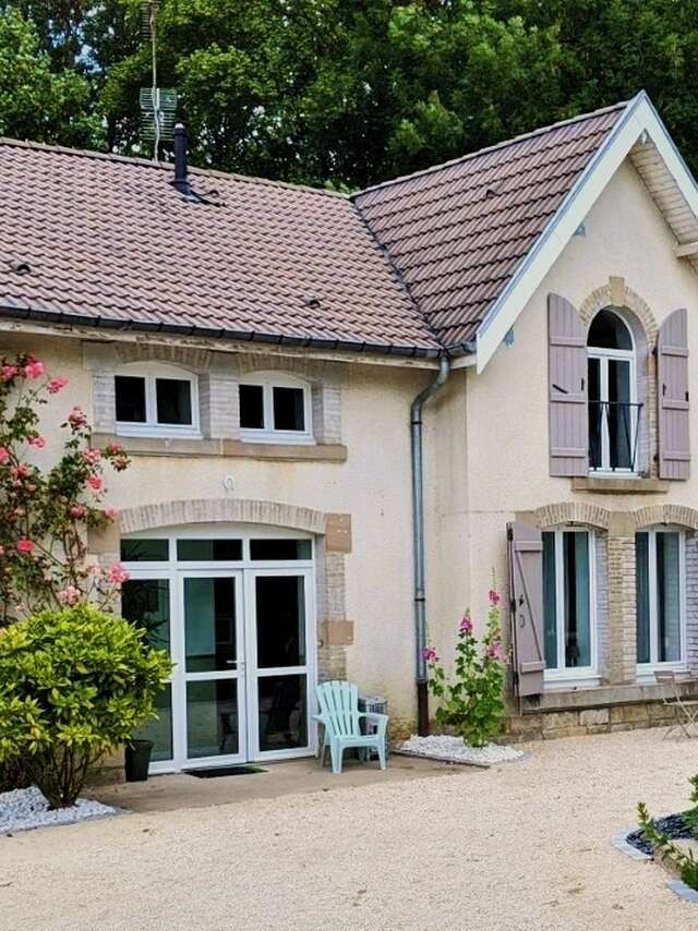 Meublé Thouvenot - "Côté Jardin"