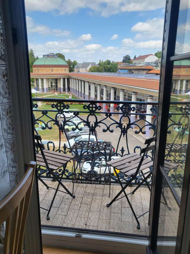 MEUBLE CHAUVEAU