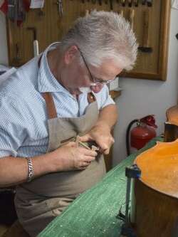 Luthier Jean-Pierre Voinson