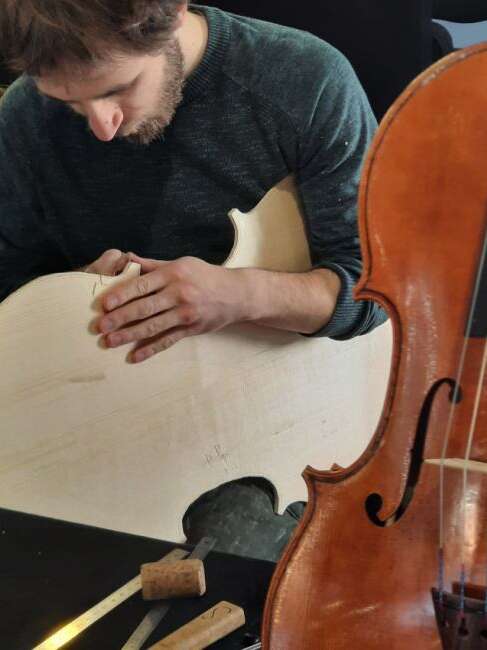 Luthier William Scotto