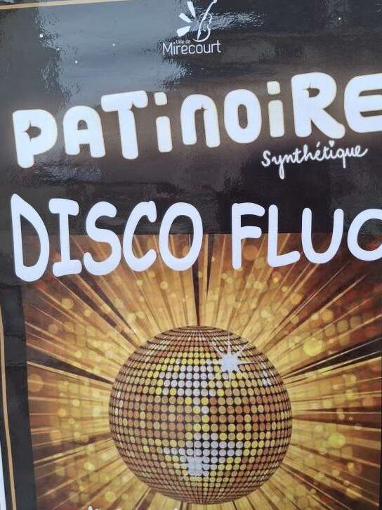 Soirée disco fluo à la patinoire de Noël