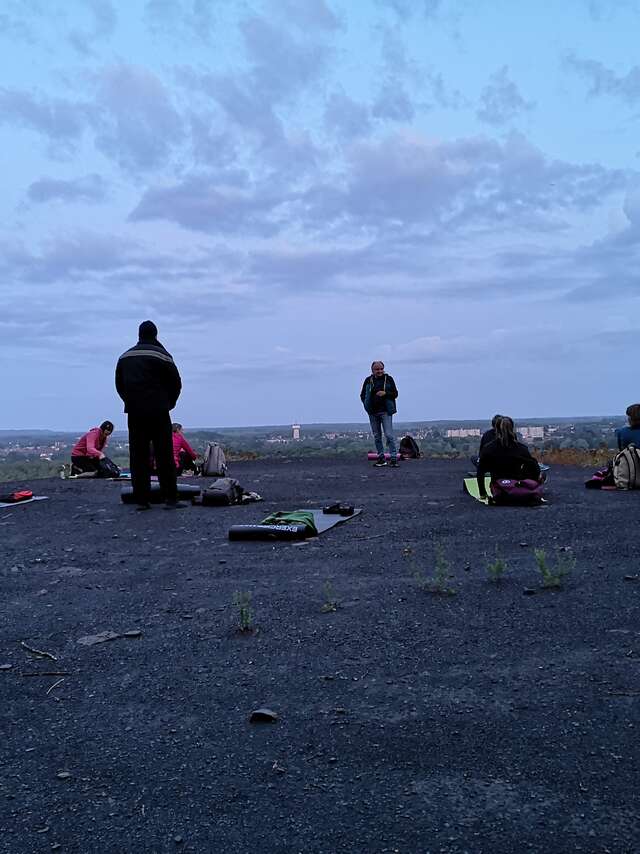 Yoga sur le terril