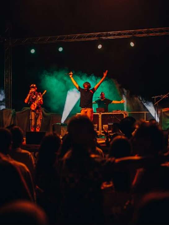 Afrasonic y el Globish Poetry Orchestra