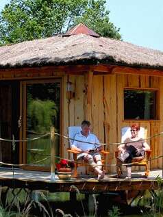 Gite : Domaine de la vergnolle cabane sur l'eau