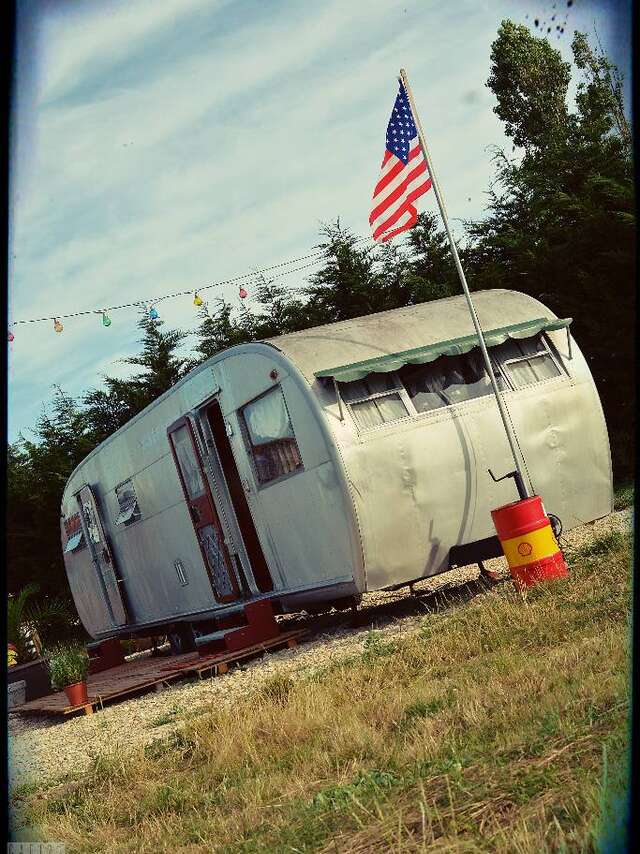 Camping La Perle : Caravane Hollywood