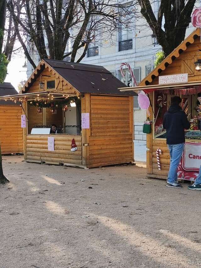 Noël à Pau - Marché de Noël- Sud de la place Royale