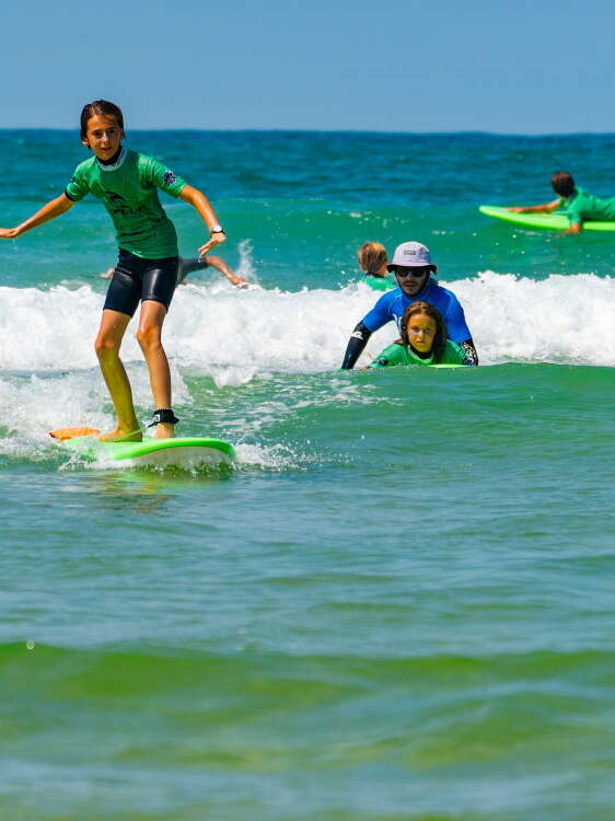 Ecole de Surf Esquiro