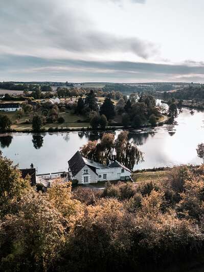 La Maison au Bord du Lac