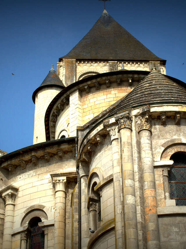 Collégiale et crypte avec fresques