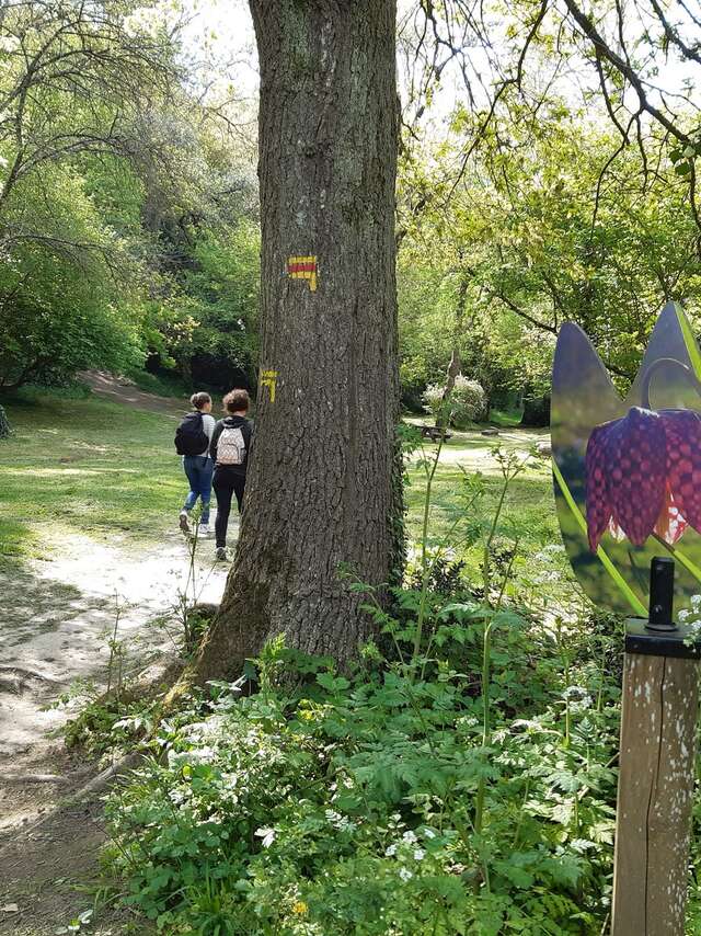 PARCOURS FAMILLE MURMURES DE ROCHERS « IMAGINAIRE ET NOMS INSOLITES »