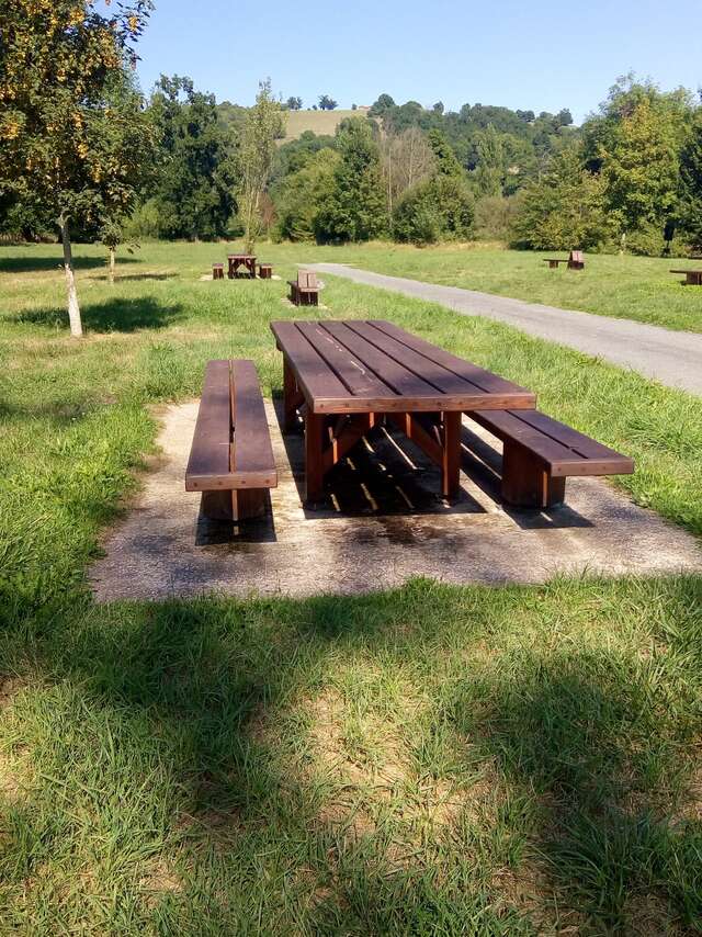 Aire de pique-nique de Bagnac-Sur-Célé