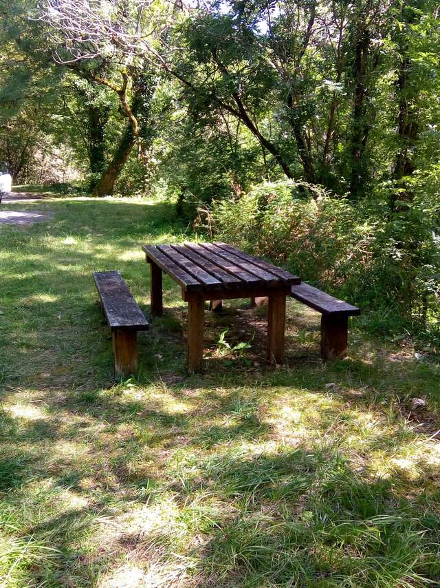 Aire de pique-nique du bord du Célé à St Sulpice