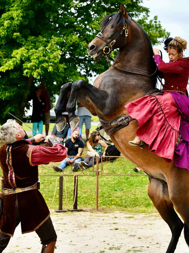 Les jeudis festifs - théâtre équestre à Liourdres