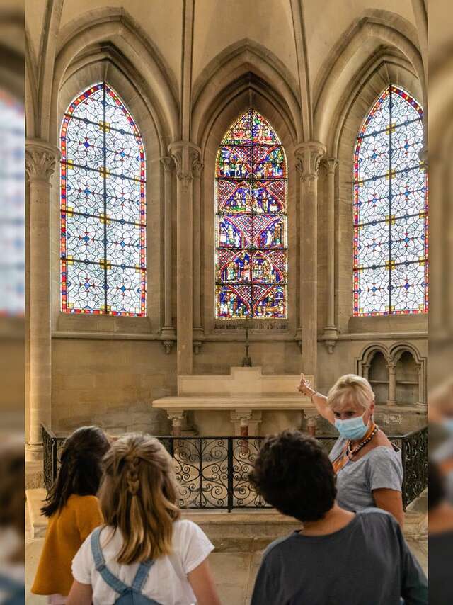 Architecture et vitraux à la Cathédrale de Coutances