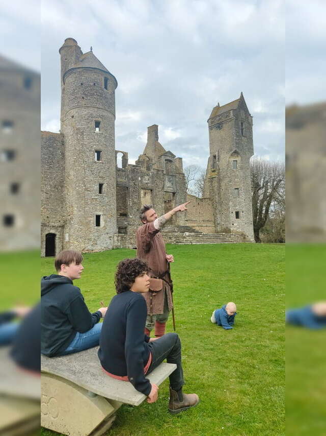 Gratot, visitez le château avec le seigneur !