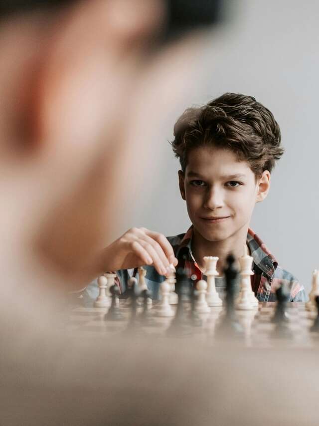 Échecs : initiation et perfectionnement (10-17 ans)