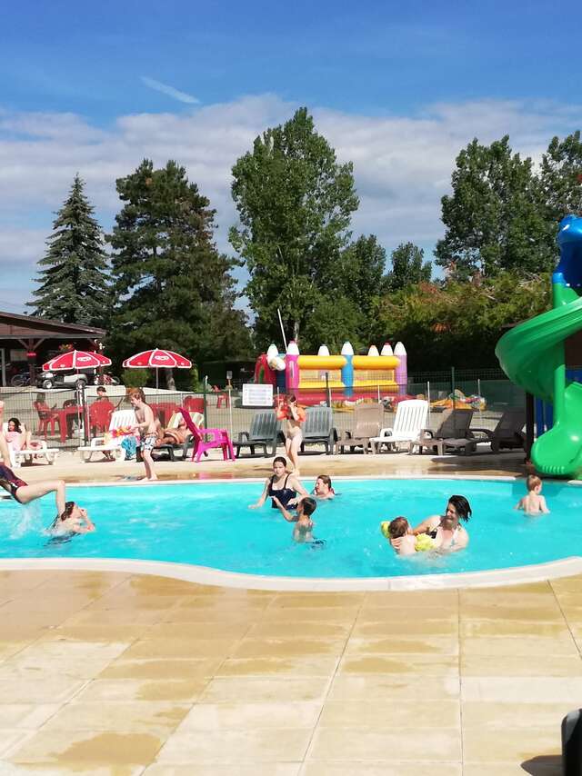 Camping "Le Clos du Vieux Moulin"