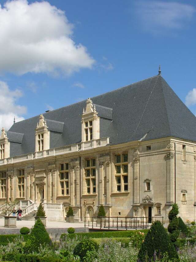 CHÂTEAU DU GRAND JARDIN, COTÉ CHÂTEAU