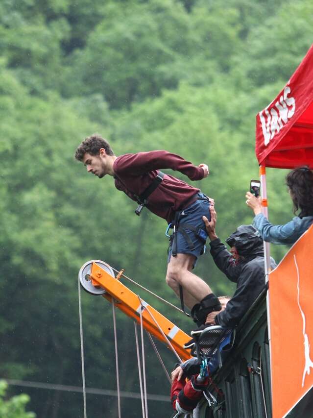 ELASTIC CROCODIL BUNGEE PYRÉNÉES - SAUT À L'ÉLASTIQUE