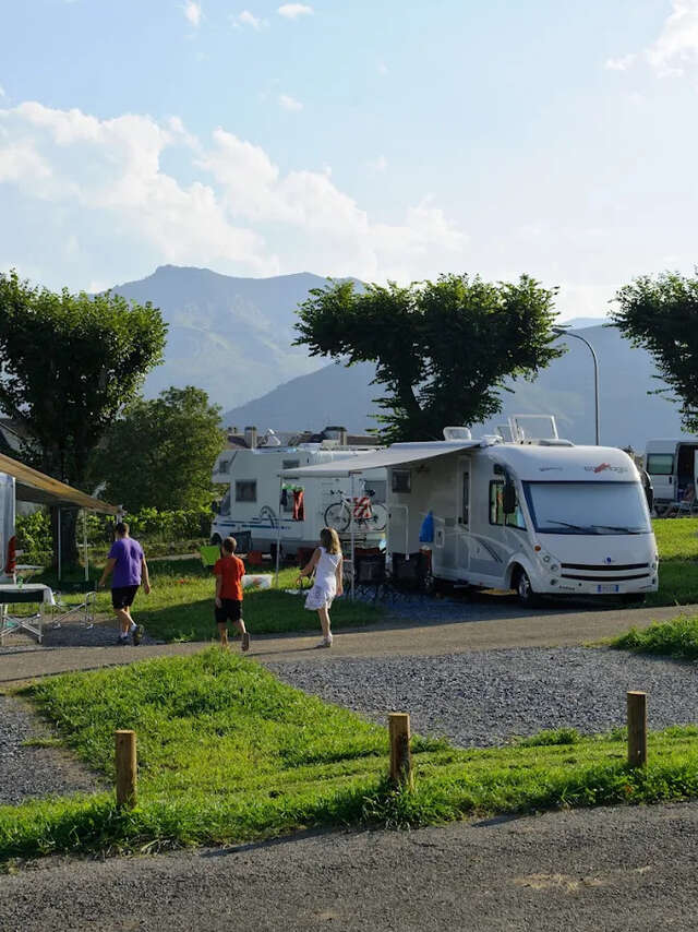 AIRE DE CAMPING-CARS CAMPING LE VIEUX BERGER