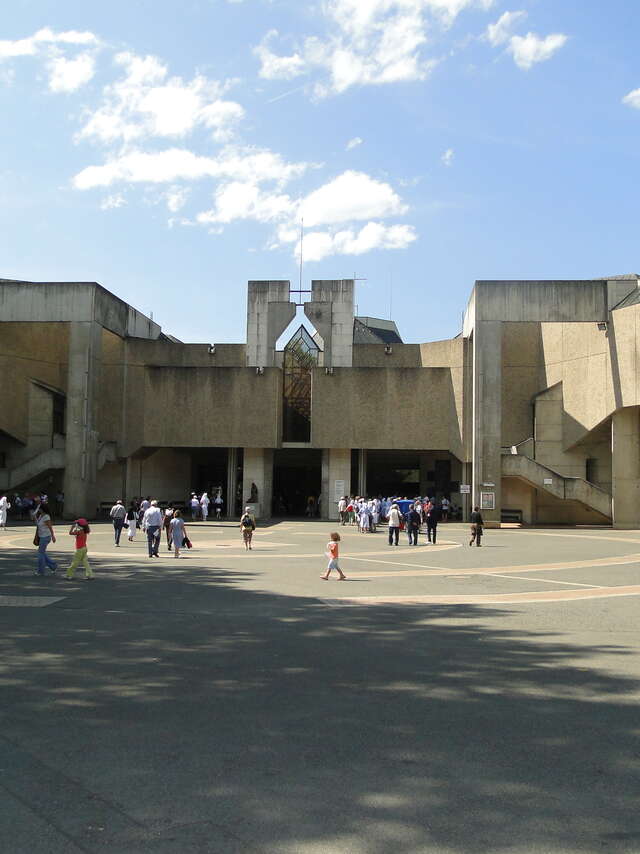 ÉGLISE SAINTE BERNADETTE